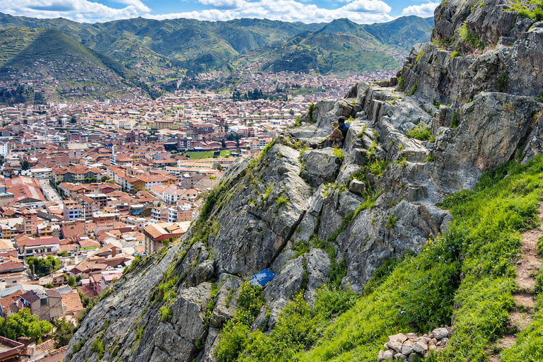 Cusco: Guided trek to Huaca Cheqtaqaqa and hidden temples