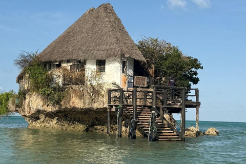 Ukryte skarby Zanzibaru: rozgwiazdy, Błękitna Laguna i restauracja The RockWycieczka prywatna z odbiorem i transferem w cenie
