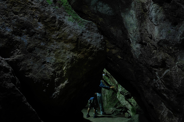 Hangzhou: Customized Tour with Local Guide