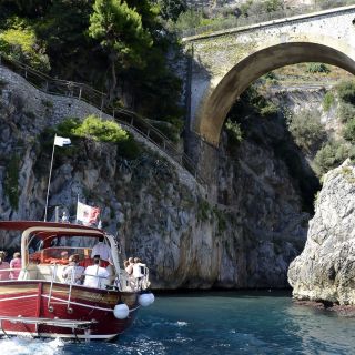 Salerno: 7-Hour Amalfi Coast Small Group Boat Tour
