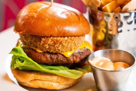 Malaga: Ingresso all'Hard Rock Cafe con pranzo o cena