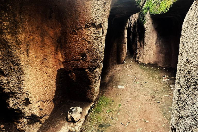 Cusco: Guided trek to Huaca Cheqtaqaqa and hidden temples