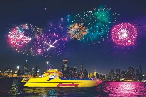 Em Chicago: Cruzeiro de fogo de artifício em lancha rápida Seadog no Lago Michigan