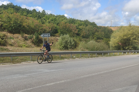 Passeio de bicicleta pela Albânia