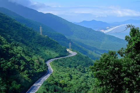 Excursão de 1 dia: Explore o Hai Van Pass e a cidade de Hue.