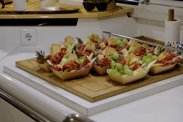 Lisbon: Celebrate New Year's Eve and enjoy the show aboard a catamaran