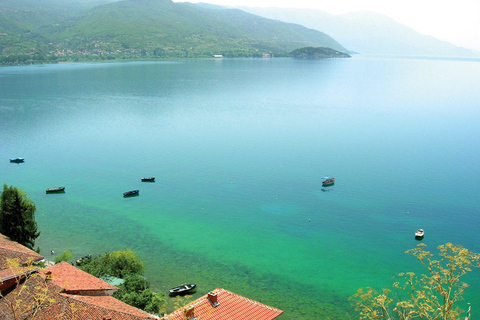 Depuis Tirana : Excursion d&#039;une journée au lac d&#039;Ohrid et à Struga en Macédoine du Nord