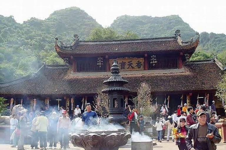 Hanoi: Huong Pagoda Day Trip with Boat and Cable Car