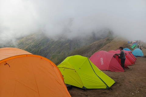 Mount Rinjani: 2D/1N Trekking Summit Trekk