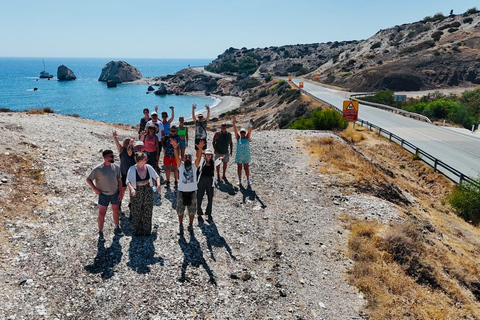 Volledig airconditioned Troodos Mountains Mini Bus Tour-Lokale Gids-