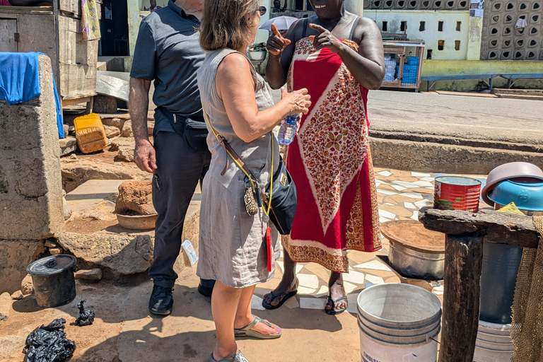 From Lagos: Ghana Castles & Kakum Park with Local Tour Guide