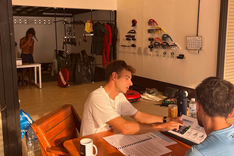 Railay: AIDA 1 or 2 Days Discover Freediving Courses AIDA: 2 Days Discover Freediving Course (Pool & Open water)