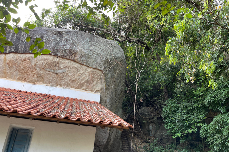 Pidurangala Rock Sunrise/Sunset Guided Hike with Pickup Pidurangala Rock Sunset Inluded Entrance Tickets