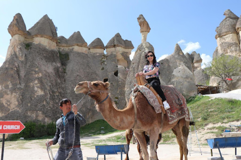 Depuis la Cappadoce : Excursion à dos de chameau au lever ou au coucher du soleil