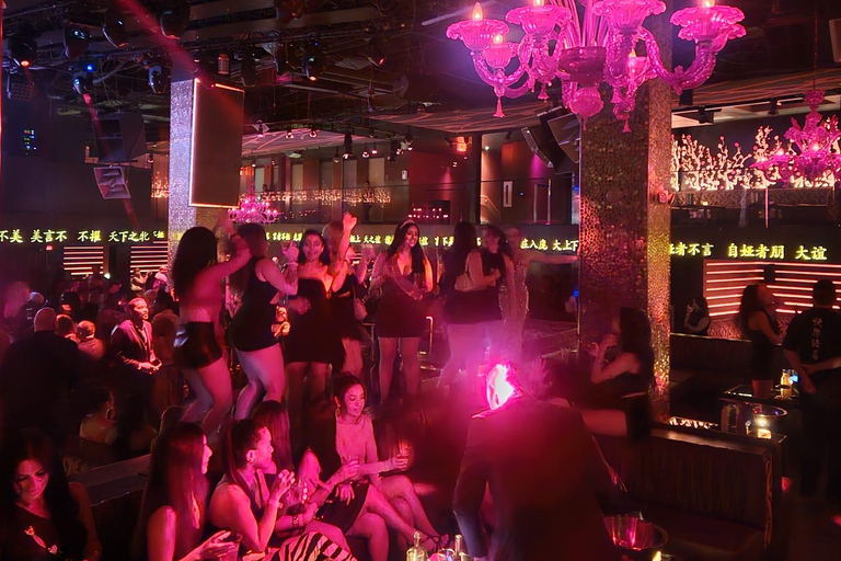 Las Vegas: Night Out at Clubs with Free Drinks and Party Bus Latin Club Crawl