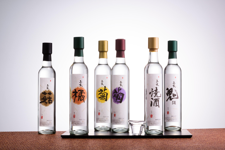 Soju Tasting at Distillery - Story of Three Pigs