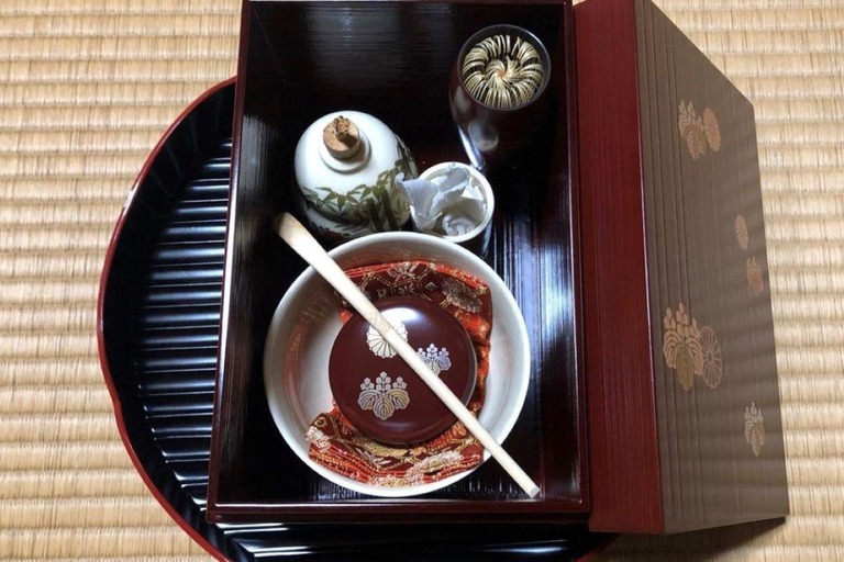 Tea ceremony at a café with 120 years of history