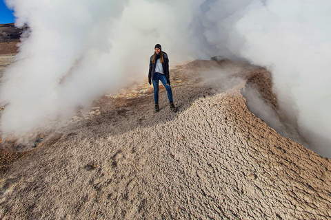Uyuni: 3-Day Salt Flats, Lagoons, and Geysers Tour ENGLISH-SPEAKING GUIDE