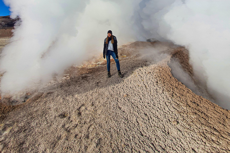 Uyuni: 3-Day Salt Flats, Lagoons, and Geysers Tour ENGLISH-SPEAKING GUIDE