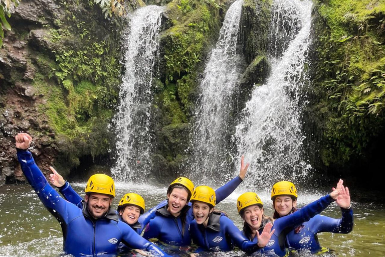 São Miguel: esperienza di canyoning nella Ribeira dos CaldeirõesSão Miguel: Esperienza di canyoning nella Ribeira dos Caldeirões