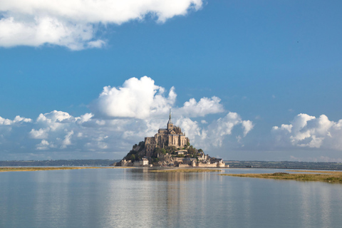 Paris VIP: Le Mont Saint Michel Chauffeur Driven Tour 14hrs