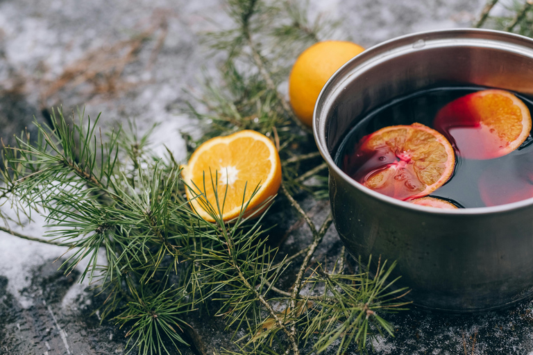 Stuttgart: Winterzauber mit Glühwein, Spielen, Feuer im Panorama Biergarten