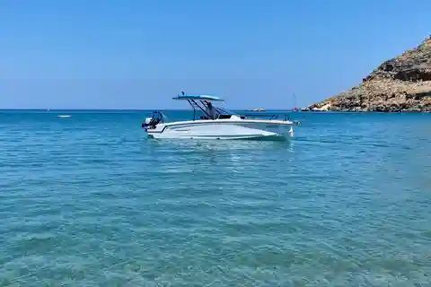Lindos: tour privato in barca - 3 ore di avventura costiera