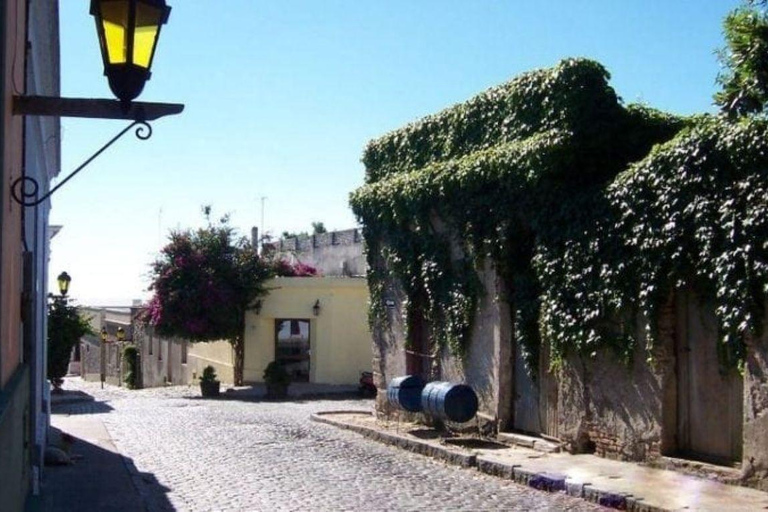 Colonia del Sacramento: Sightseeing Walking Tour and Coffee in the Old Town