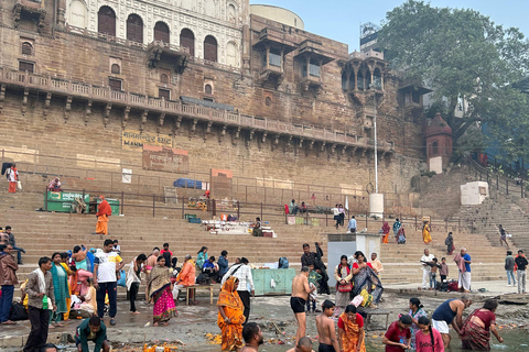 Tour di Varanasi con pernottamento da Delhi con il treno più veloceAlloggio a 4 stelle