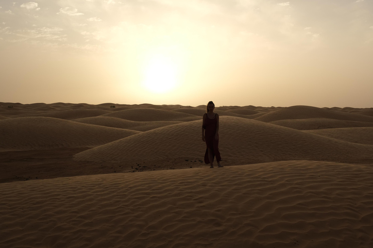 Guerre Stellari e tramonto nel deserto a Ksar Ghilane