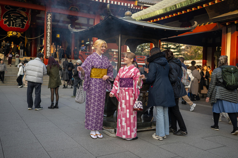 Tokyo: Luxury Kimono Walking Tour w/ Local Guide opt. Vegan