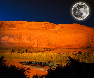 Moab: Colorado River Dinner Cruise with Music and Light Show