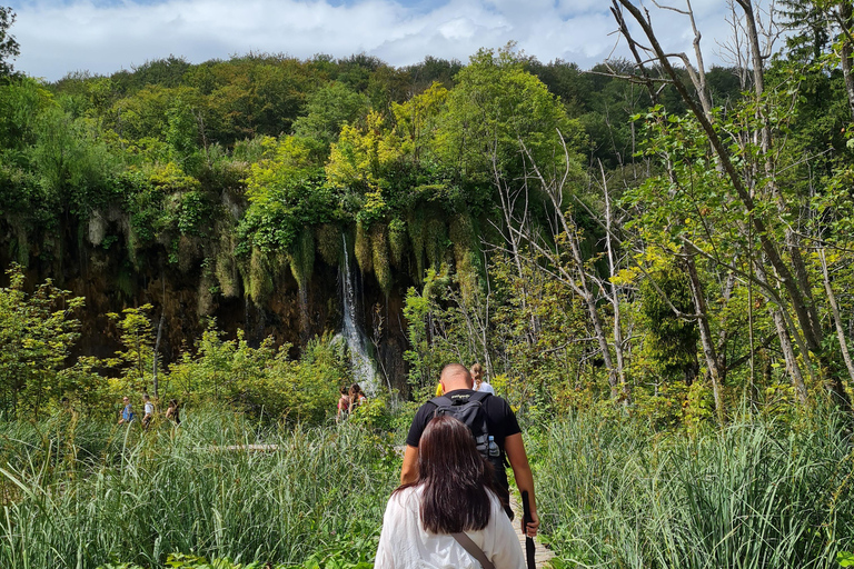 From Zagreb: Plitvice Lakes Tour with Kayaking Experience