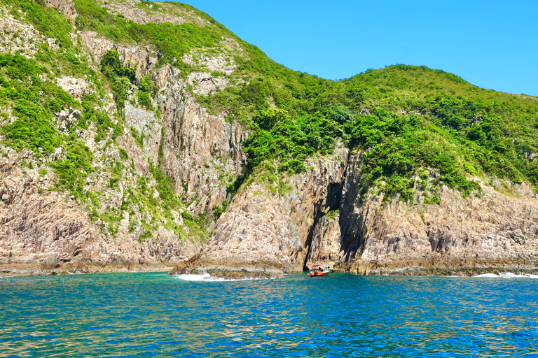 Hong Kong Sai Kung Full Day Snorkelling and Beach Yacht Tour