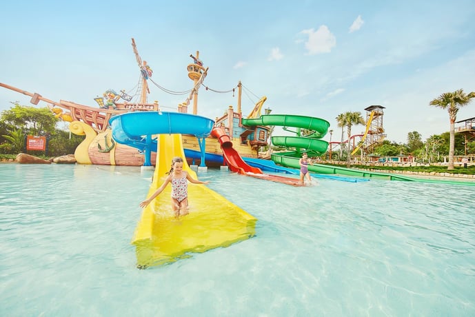 Салоу: билет в Caribe Aquatic Park в Порт Авентура на день