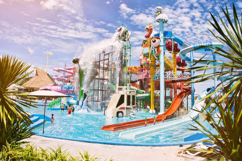 Pattaya: Columbia Pictures Aquaverse Ticket & Hotel Transfer