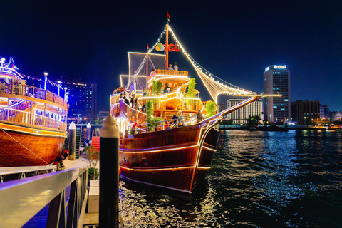 Dubai: Crucero con cena en el dhow más grande de Al Seef con espectáculo en directo