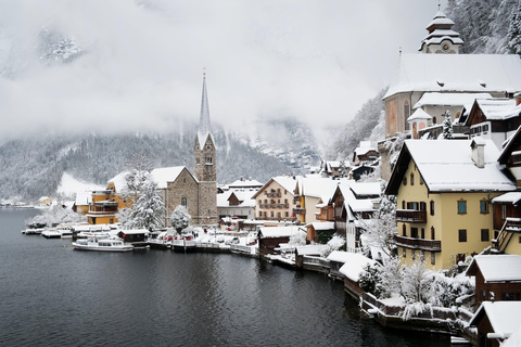 Il paese delle meraviglie in inverno Hallsttat attraverso il paese delle fiabe