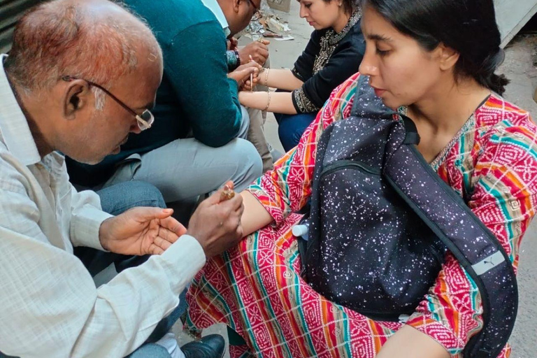 Delhi: monumentos, patrimonio y artesanía con mujeresTour de 1 día completo