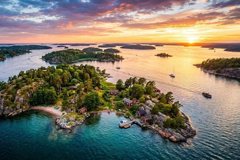 Stockholm: Archipelago cruise tour with live guide arch german