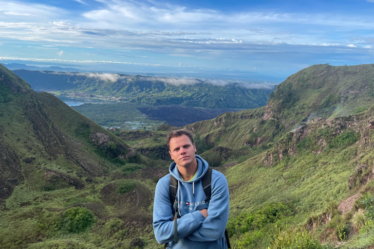 Escalada ao nascer do sol no Monte Batur com guia profissionalCom serviço de traslado do hotel, tudo incluído