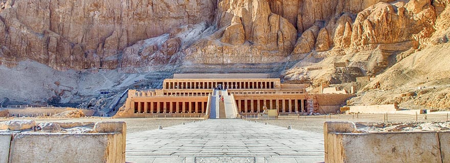 Au départ d'Assouan : 4 jours de croisière sur le Nil, Louxor, Abou Simbel et montgolfière