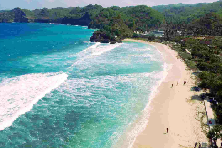 From Yogyakarta: Pacitan Beaches & River Tour with Transfer