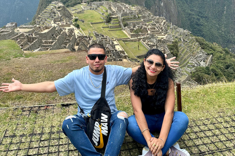 We are located in Miraflores : we offer Toars in lima Peru and transfers.