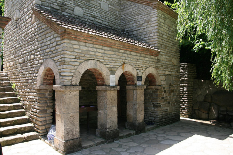 Tbilisi: Kakheti Wine, Bread, & Sighnaghi Day Trip