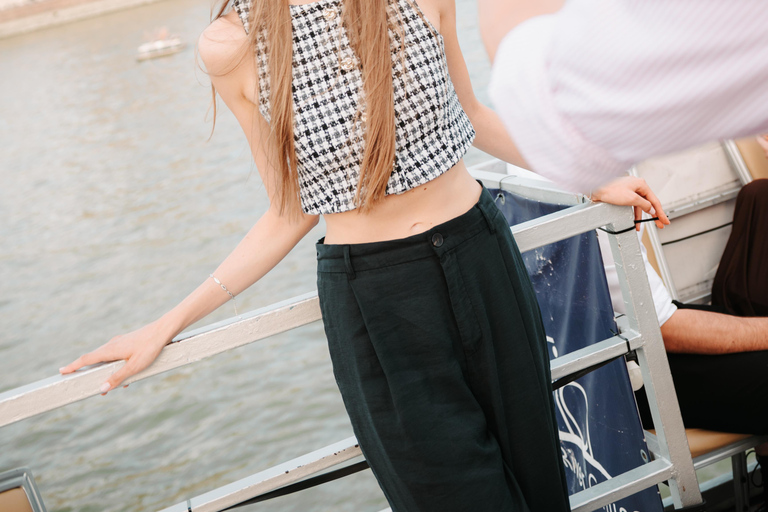 Danube Cruise 360 views with Guaranteed Rooftop Seats, Drink