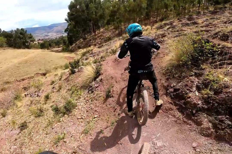 4 Ruins City Bike Tour in Cusco & Yunkaypata Valley