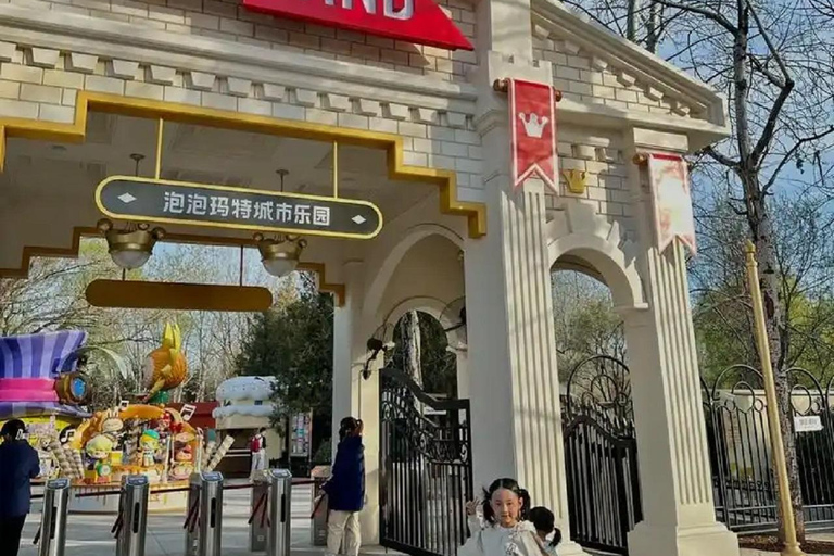 Pekin: prywatna wycieczka po mieście Pop Mart i targu z produktami związanymi z animePekin: prywatna wycieczka po mieście Pop Mart i targu z gadżetami anime