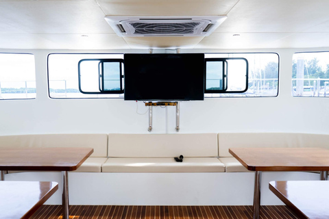 Krabi: Luxuriöse Sonnenuntergangsfahrt zu 4 Inseln mit einem Power-Katamaran