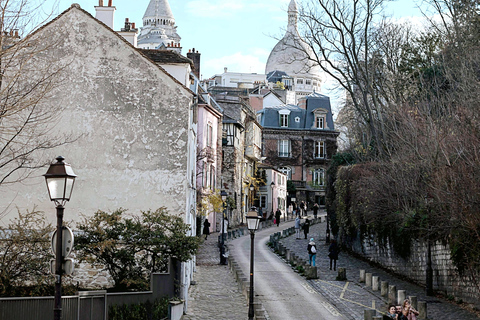 Montmartre for Art Lovers - Walking tour with Expert Guide Montmartre for Art Lovers - Fun walking tour with Billy.